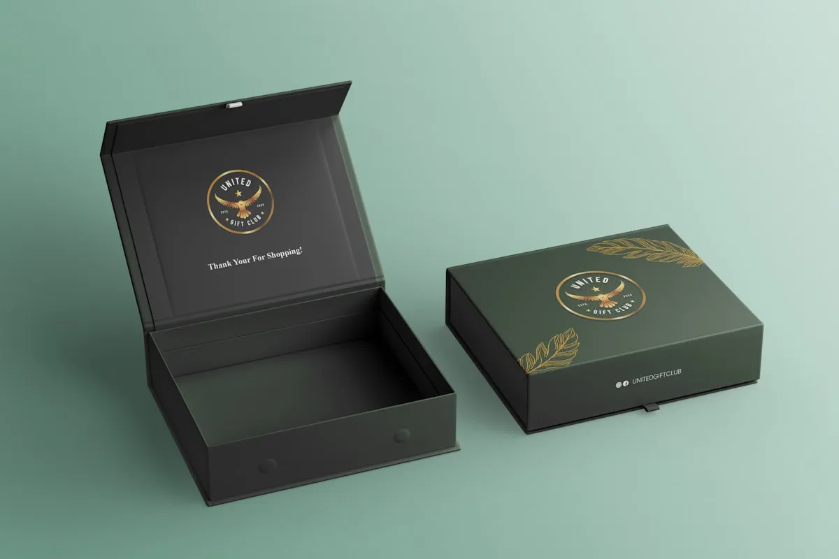 Green Rigid Gift Box with Gold Emblem - Large 28x20x10cm